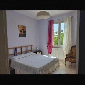 Camera con letto king size